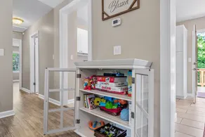 Newly Remodeled Charming Mountain Retreat In Super Location - Image 4
