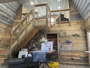 The Little Barn on the Hill...NEW! min. from town. Great back porch view w/ Loft - Image 2