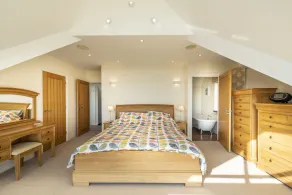 Enjoy Stunning Sea Views From A Detached Contemporary Coastal Holiday Home - Image 5