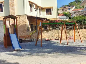 Lemon Tree - Private Garden & View - Image 2