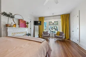 Boutique Style Condo Near Downtown Waterfront - Image 4