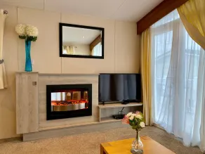 Lotus 2 bedroom dog friendly caravan with veranda offers a stunning sea view. - Image 3
