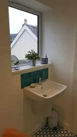 Fabulous Sidmouth apartment with sea peeps - Image 3