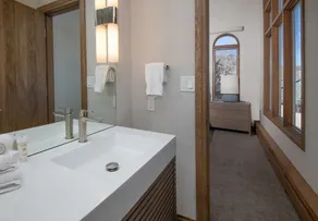 Luxurious and newly remodeled ski-in/ski-out with gorgeous views!! - Image 3