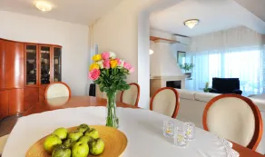 Villa Cablex III / oasis of calm with heated pool jacuzzi and sauna - Image 2