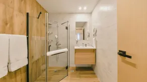 Breakfast Included Fully Serviced Apartment at Regatta Living I - 903 - Image 5