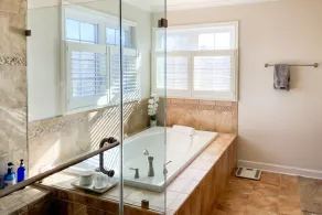 Gorgeous 3000+ SF, 5BR, 5BA -10 min to DC - Families, Arlington Cemetery - Image 3