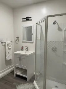 Brand New Private One Bedroom Cottage with a Wet Bar/Kitchenette - Image 4