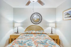 Delightful condo near beaches with pool & hot tub & private balcony - Image 4