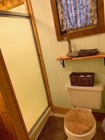 Cozy Cabin right on the Water!! - Image 4