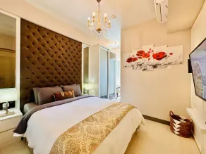 Luxury Anderson Apartment On Top of Pakuwon Mall - Image 4