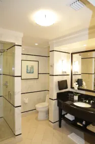 Best Rates!! Sorrento Jr. Two Queen Beds w/Sofabed. Free Spa Passes and Valet - Image 2