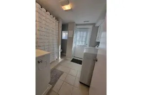 The White House w/ Hot Tub Portage Lakes Fenced Yard Pet-Friendly! - Image 4