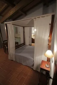 Feriehus på floden Po og nedsænket i det grønne emiliske landskab - Image 4
