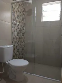 Casa Espaçosa com 2 Dormitório, Mobiliada, Cozinha Completa a 700 mts da Praia - Image 3