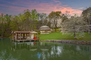 Lakefront 4bd-2ba; Deep water; Large Porch; Sleeps 14; Pet friendly - Image 5