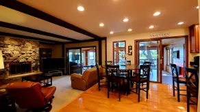 Spacious Lake House with Beautiful Views and 123 Feet of Swimming Frontage - Image 5