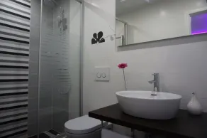 Modern A4 studio for 2–3 people with 2 pools - Image 2