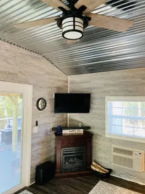 Cozy Hot Tub Cottage! - Image 3