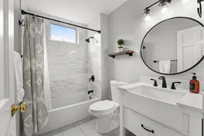 World Cup 4BR Near Downtown Boston Parking & 1-Min Walk to Train - Image 4