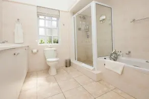 Anchorage Guesthouse - Image 3