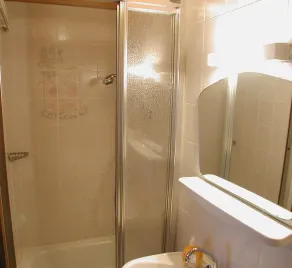 Rental-Nr. 2-Superior-Ensuite-Balcony - Image 5