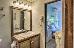 Spacious Oceanview Resort Villa with Wrap-Around Balcony-Close to many Beaches! - Image 2
