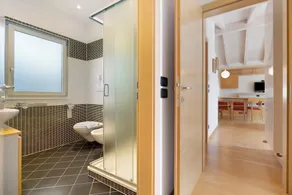 Appartamento vacanze \"Casa-Lago Suite\" con vista sul lago, piscina in comune e Wi-Fi - Image 2