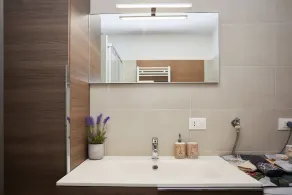 AVIANO CENTER COMFORTABLE LUXURIOUS FREE PARKING WIFI - Image 4