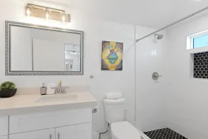 Featherlight Cottage with BBQ and Hot Tub in Downtown Phoenix - Image 4