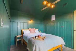 Goldings -  a holiday let by Bloom Stays that sleeps 3 guests  in 1 bedroom - Image 4