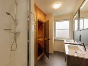 Home w Sauna  Garden - Image 5