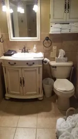 Spacious 2 BR, 1 1/2 baths, hot tub, pool table, outside room, full kitchen - Image 4