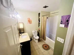 Unique, Homey, & Spacious City Nest - Image 5