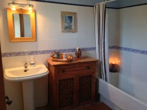 Cadre exceptionnel, vues sensationnelles, terrasses de piscine privée et WIFI partout. - Image 5