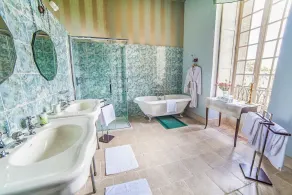 Chateau Des Poetes Keep - Image 4