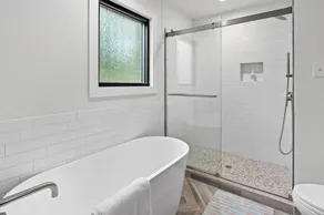 Family Friendly, Updated, Charming Home in North Denton - Image 4