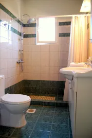 Holiday cottage with shared swimming pool and lake view in the countryside. - Image 2
