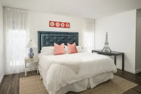 Comfortable elegance in the heart of Biltmore - Image 5