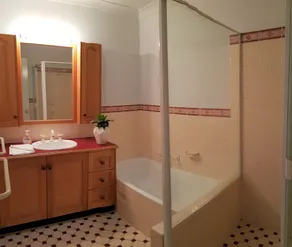 The Villa Retreat - Your 2 bedroom Self-Contained Home Away From Home - Image 3
