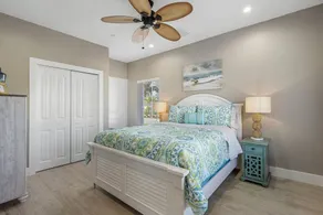 Bermuda Bungalows #1 🌴🏄‍♀️Quick Walk to Public Beach 🏊🩴Pool/Spa On-Site 🏖️🌅Downtown Singer Island 🌊😎Walk to Restuarants, Bars, Shops 🐬🌞Free On-Site Parking! - Image 4