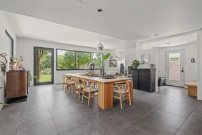 Gorgeous Home & Pool + Close to DT - Windsor Place - Image 4
