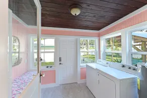 Remodeled home in Historic neighborhood. 20 min.~ AMI/ 5 min ~downtown Bradenton - Image 2