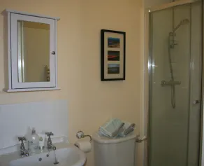 2 Percy Cottages, minutes walk from Alnwick Castle - Image 3