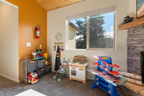 Sky Ridge Cabin  · Culdesac w/ Level Entry Access & Entertainment - Image 3