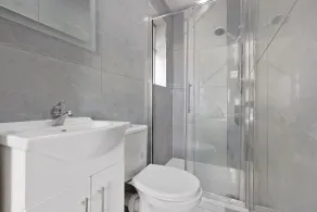 South Harrow Apartment - Image 4