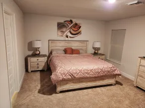 Beautiful and charming home - Image 4