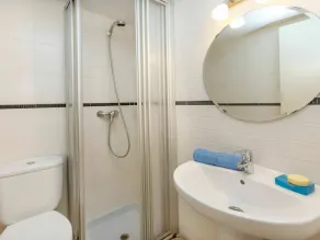 Cosy apartment for 6 people with A/C, TV and terrace - Image 3