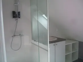 APPARTEMENT SPACIEUX, CONFORTABLE DANS MAISON INDIVIDUELLE PROCHE CENTRE VILLE - Image 2