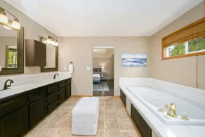 Shady Grove with 4 King Beds, Dog Run and Outdoor Fun - Image 4